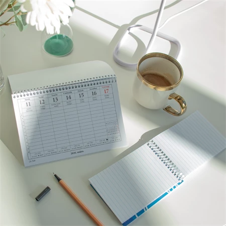 Asztali naptár 2026 év 23-as fehér 200x130mm bluering