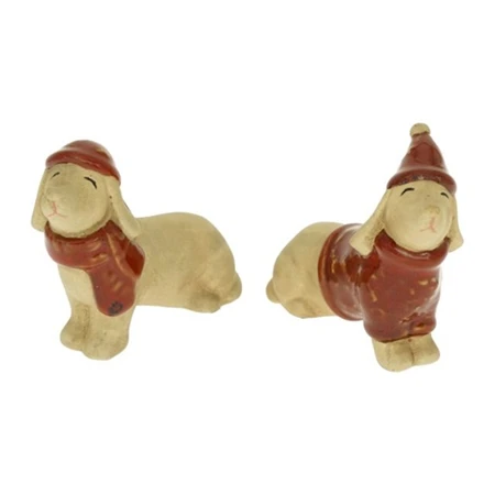 Dekoráció kutya pulóverrel, sapkában ülő porcelán 9x3,5x7,5cm bézs/piros 2 féle 1db, figura nem választható