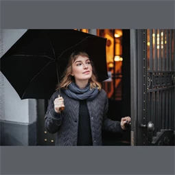 Esernyő automata, fekete nyéllel, fa fogantyúval, fekete szinű, újrahasznosított huzattal