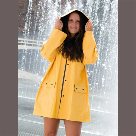 Esőkabát kétszínű kifordítható, sárga-kék PVC anyagból XL méretben