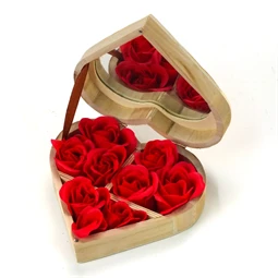 Fa doboz szív alakú 15x15x4cm, belül tükrös, 3 rekeszes csatos