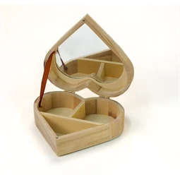 Fa doboz szív alakú 15x15x4cm, belül tükrös, 3 rekeszes csatos