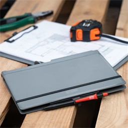 Felírótábla A/4-A/5 SAX szürke A5 méretre csukható és A4 méretre nyitható, tolltartó, rugalmas rögzítőpánttal