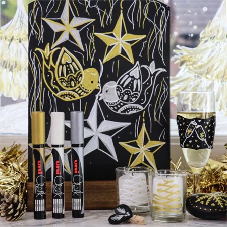 Folyékony krétamarker készlet, karácsonyi 4db/csomag UNI PWE-5M 1,8-2,5mm hegy fehér, fekete, arany, ezüst