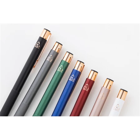 Golyóstoll újrahasznosított alumínium, matt felületű testtel, texturált markolatú, fekete test, rózsaarany klipsz