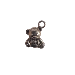 Gyöngy alkatrész- fém medál, ülő maci 1db