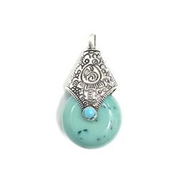 Gyöngy alkatrész- medál ásvány hatású díszes medálakasztóval 30x18mm türkiz 1db