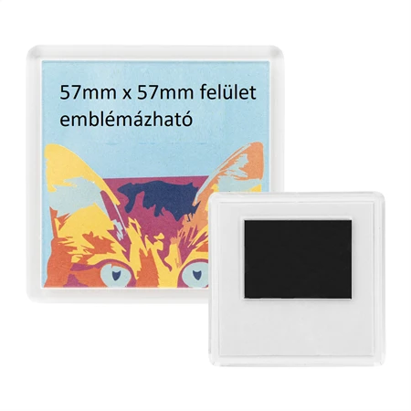 Hűtőmágnes, négyzet alakú 65x65x5mm, belsejébe behelyezhető egy papírra nyomtatott kép, embléma 57x57mm méretben