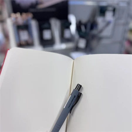 Jegyzetfüzet A/5 sima Faber-Castell 120lapos sima, Chamois krém szinű lapok, Verseny - sárga borítóval