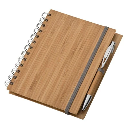 Jegyzetfüzet A/5 bambusz borító, 70 vonalas lap + toll, gumis záródás 14,5 x 18 x 1,7cm spirálkötésű