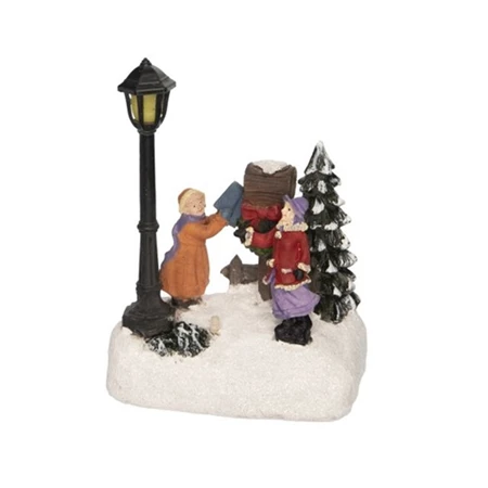 Karácsonyi jelenet gyerekek postaládával LED-es elemes poly 8,3x5,3x11,5cm színes