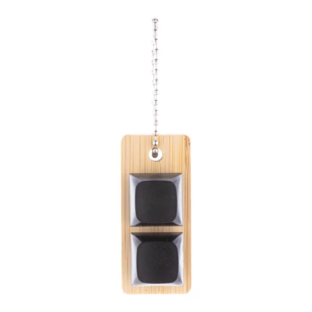 Kulcstartó bambusz, újrahasznosított ABS antistressz gombbal 25x54x31mm