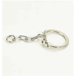 Kulcstartó karika fém lánccal belső átmérő: 2cm, hossz: 5cm