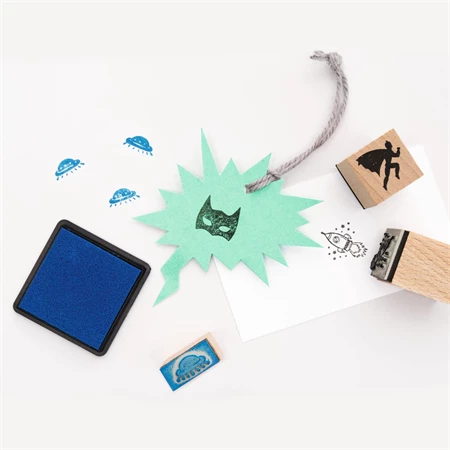 Nyomda szett fa 14db/csomag Szuperhősök fa bélyegzőkészlet, 12 fa bélyegzővel és 2 bélyegzőpárnával fekete és kék