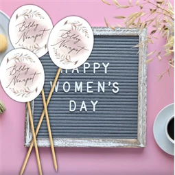 Nyomtatott dekorkarton 2mm vastag 8x6,5cm, Nőnapi ovál tábla, pasztell rózsaszín 3db/csomag