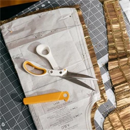 Olló FISKARS szabó, 24 cm, Amplify, fehér