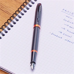 PARKER IM Professional Vibrant töltőtoll fekete-narancs test+fekete klipsz