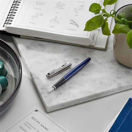 PARKER Jotter Royal töltőtoll kék - acél test, ezüst szinű klipsz