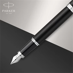 PARKER IM Royal Essential töltőtoll fekete test+ezüst klipsz