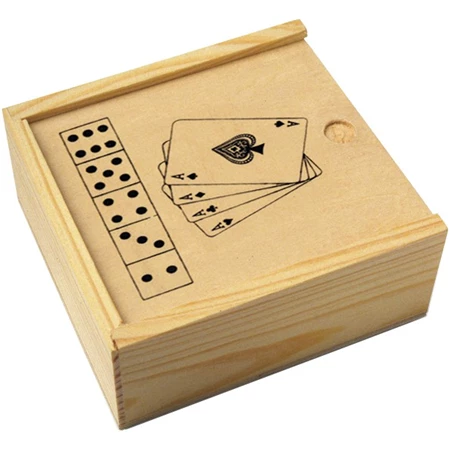 Játék fa dobozban, 52 lapos kártyacsomag és 5 db dobókocka