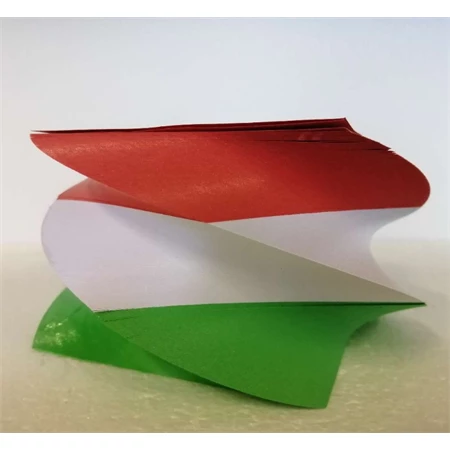 Tépőtömb csavart  9,5 x 9,5 x 7cm piros-fehér-zöld Nemzeti szinű jegyzet