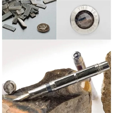Töltőtoll Graf von Faber-Castell 2007 Év tolla megkövesedett fa (fossilized wood) petrifikált fa platina csillogással