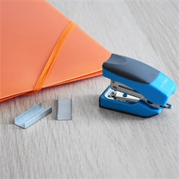 Tűzőgép BLUERING mini 15 lapos 24/6 kapoccsal