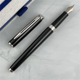 WATERMAN Hemisphere töltőtoll lakk fekete+ezüst klipsz