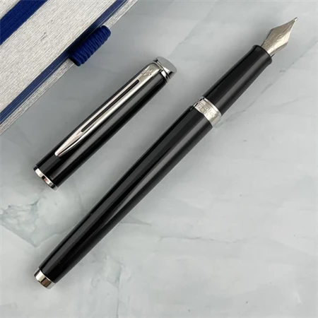 WATERMAN Hemisphere töltőtoll lakk fekete+ezüst klipsz